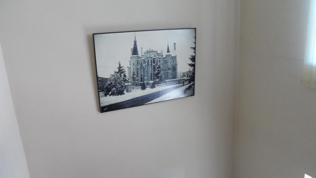 Hostal Coruna アストルガ エクステリア 写真