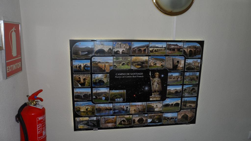 Hostal Coruna アストルガ エクステリア 写真