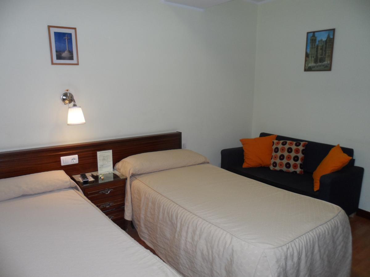 Hostal Coruna アストルガ エクステリア 写真