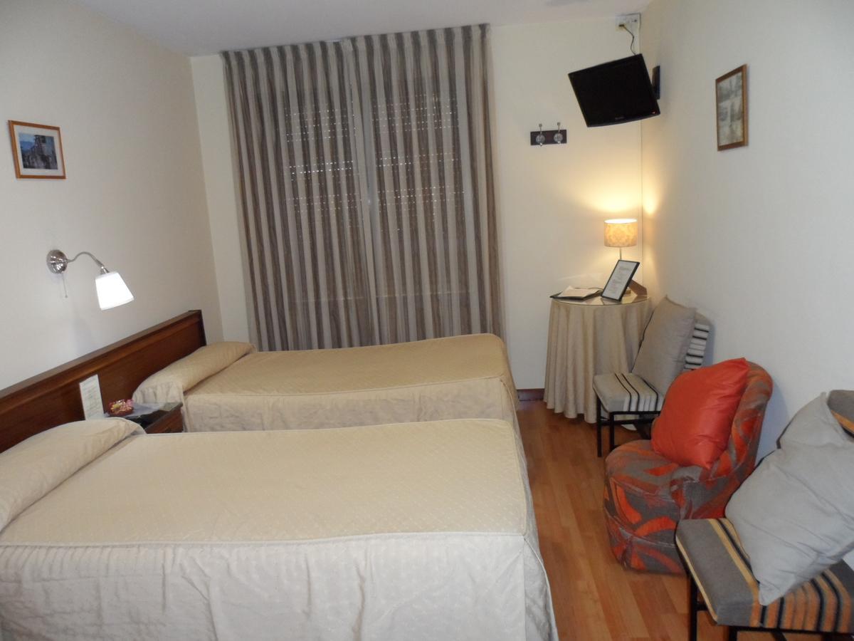 Hostal Coruna アストルガ エクステリア 写真