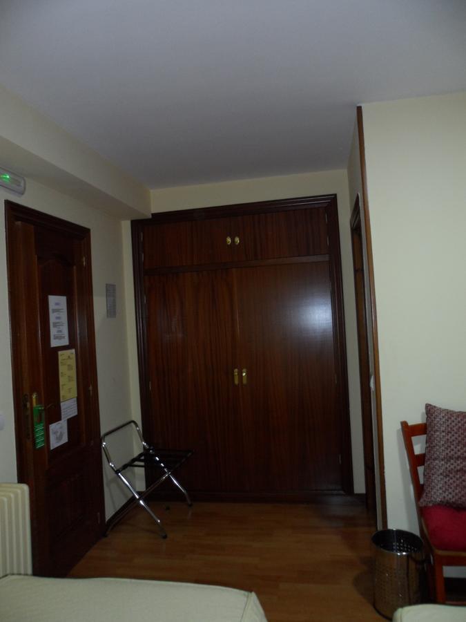 Hostal Coruna アストルガ エクステリア 写真