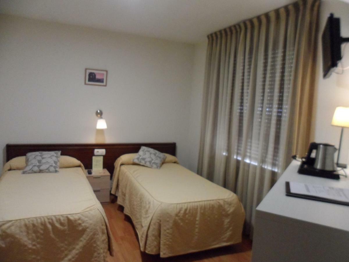 Hostal Coruna アストルガ エクステリア 写真