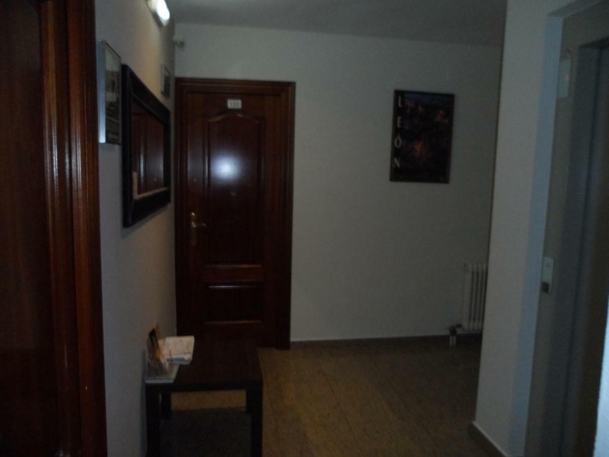 Hostal Coruna アストルガ エクステリア 写真