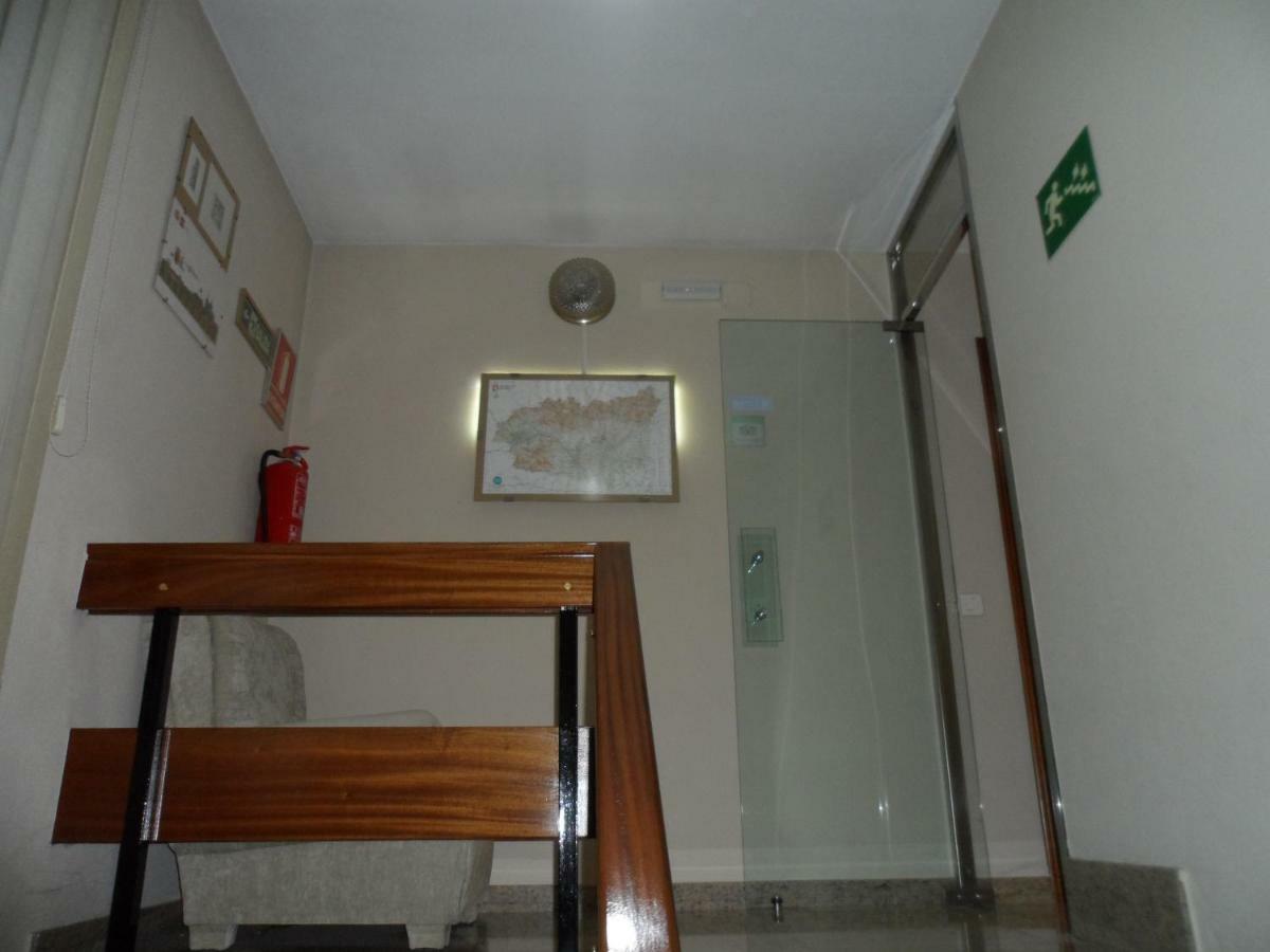Hostal Coruna アストルガ エクステリア 写真
